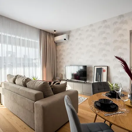 Cozy Business Area 1br Near Aviatiei Апартаменти Бухарест