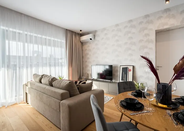 Cozy Business Area 1br Near Aviatiei Апартаменти Бухарест