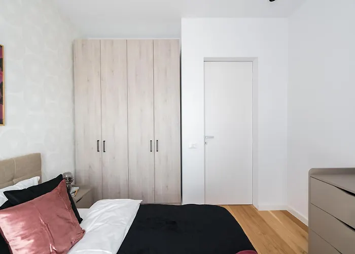 Апартаменти Cozy Business Area 1br Near Aviatiei Бухарест