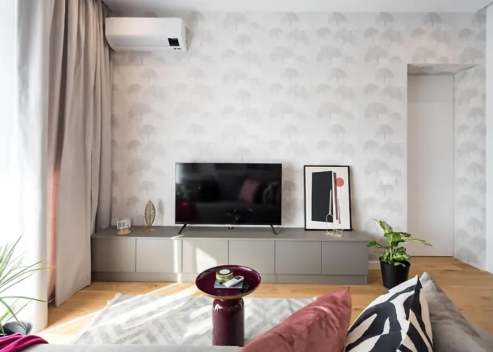 Cozy Business Area 1br Near Aviatiei Апартаменти Бухарест